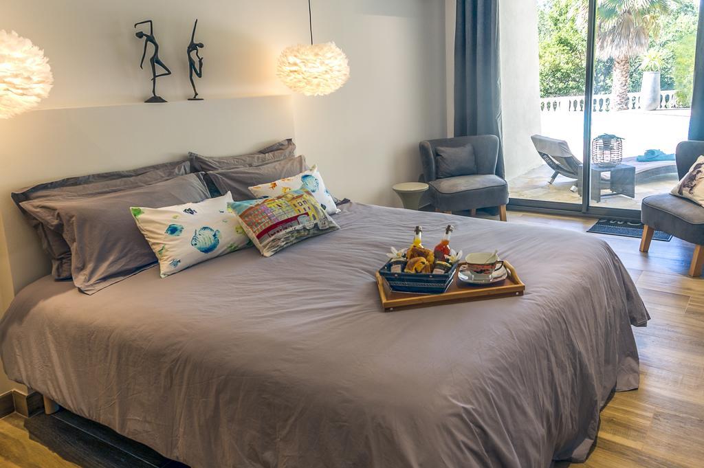 B&B Les Voiles De Valescure Chambres D'Hotes Et Son Espace Bien Etre Saint-Raphaël Rum bild